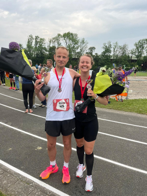 Fleur en Joost halen beide de 3de prijs binnen in de Pinksterrun
